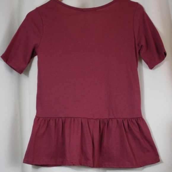 Adorable cinch berry top🍓 - Picture 6 of 6